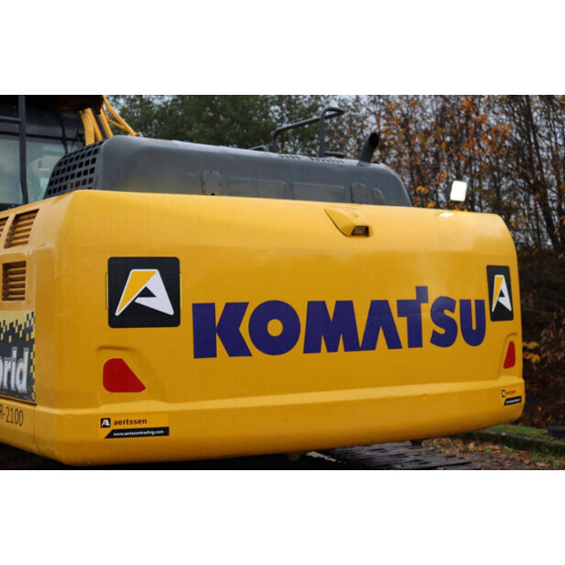 2016 Komatsu HB215LC-3-43834404