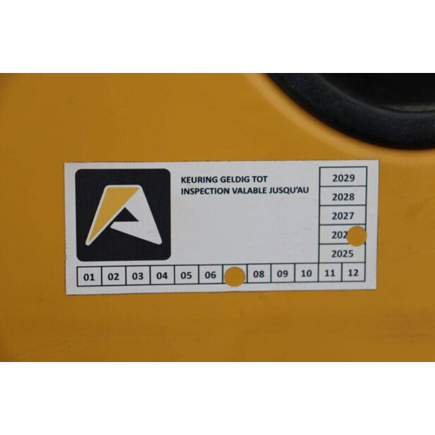 2016 Komatsu HB215LC-3-43834410