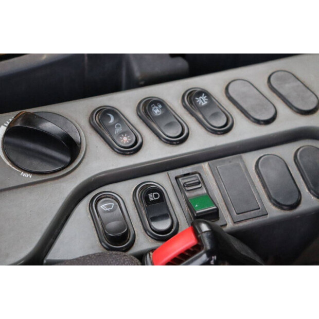 2016 Komatsu HB215LC-3-43834418