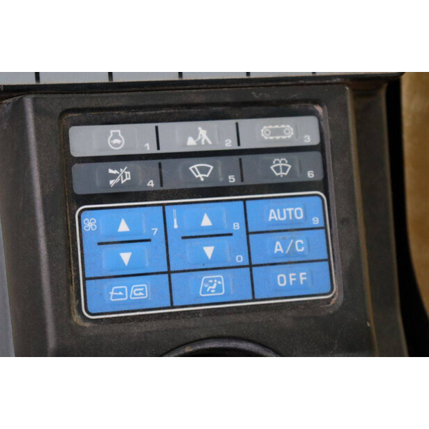 2016 Komatsu HB215LC-3-43834423