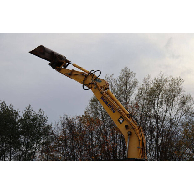 2016 Komatsu HB215LC-3-43834429