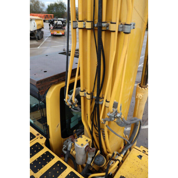 2016 Komatsu HB215LC-3-43834432