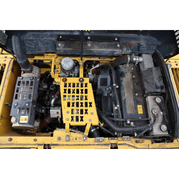 2016 Komatsu HB215LC-3-43834433