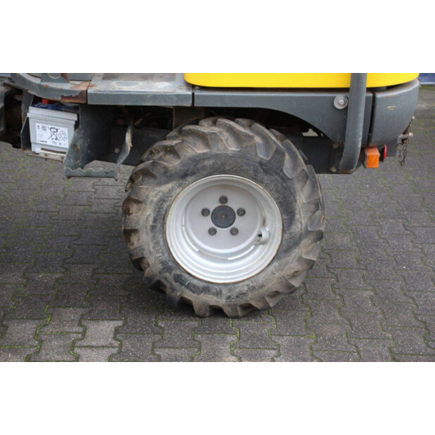 2015 نيوسون 1501-43834548