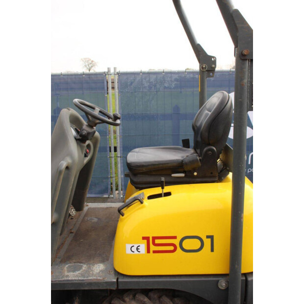 2015 نيوسون 1501-43834555