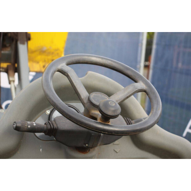 2015 نيوسون 1501-43834557