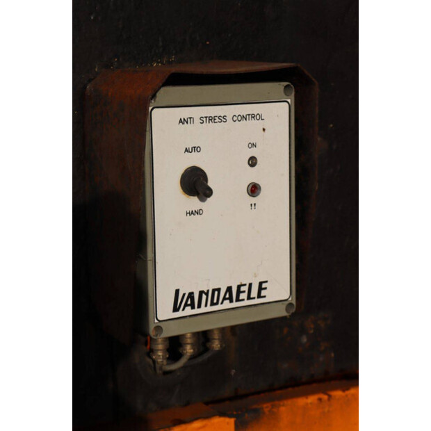 2006 فانديلي TV27-40-43834789