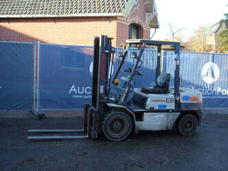 صورة ل رافعات شوكية 1995 كوماتسو FD30T-11E