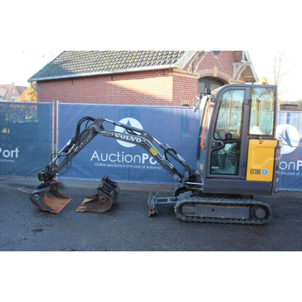 2022 فولفو EC18E-43835388