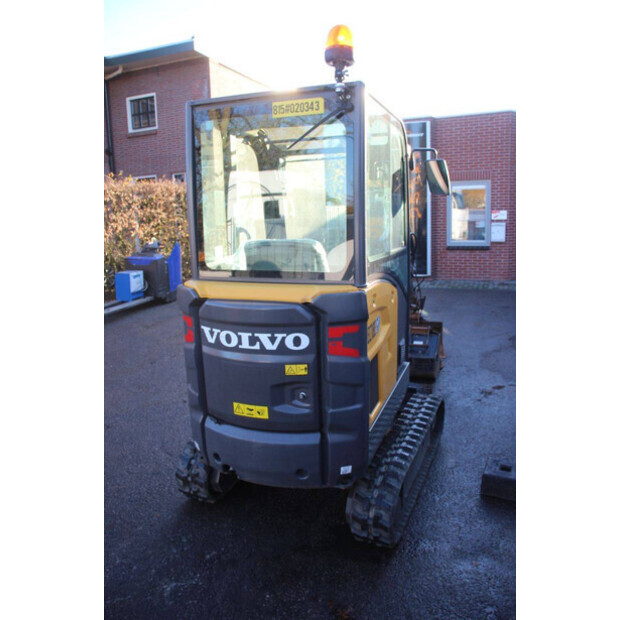 2022 فولفو EC18E-43835391