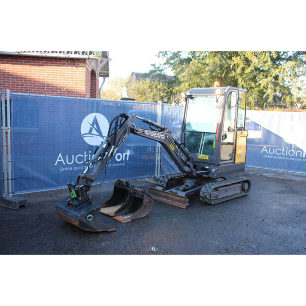 2022 فولفو EC18E-43835394