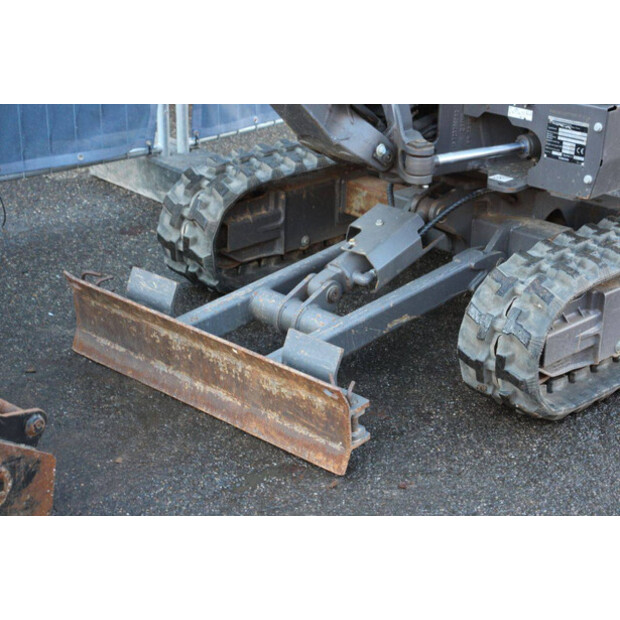 2022 فولفو EC18E-43835395