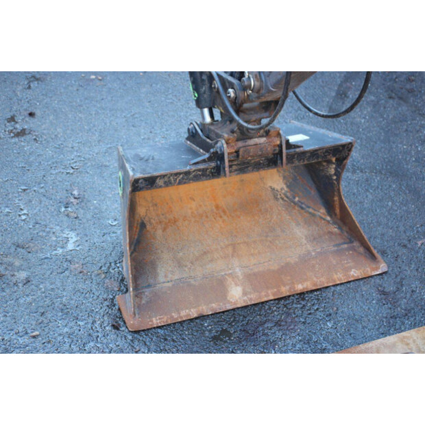 2022 فولفو EC18E-43835399