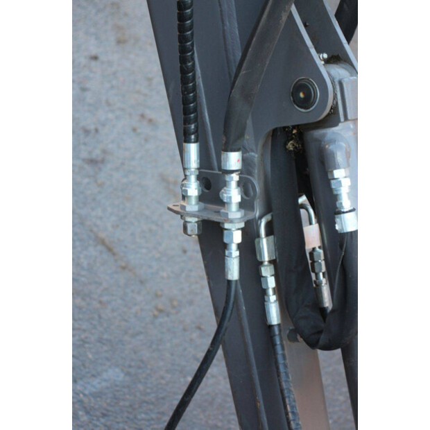 2022 فولفو EC18E-43835407