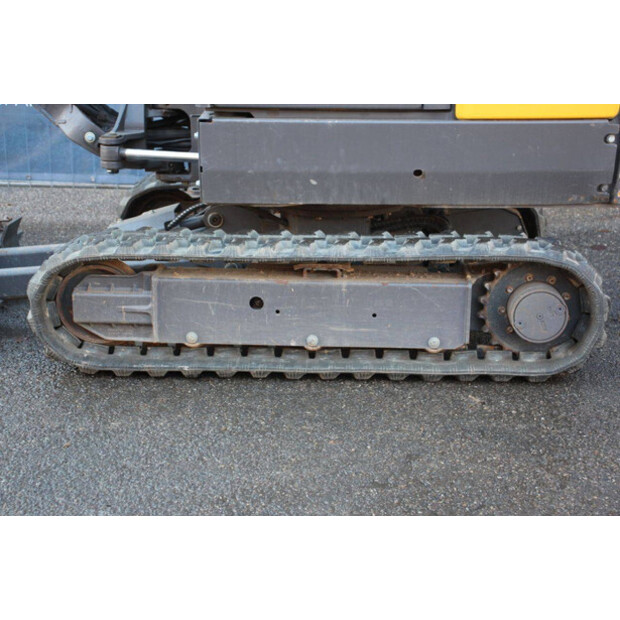 2022 فولفو EC18E-43835408