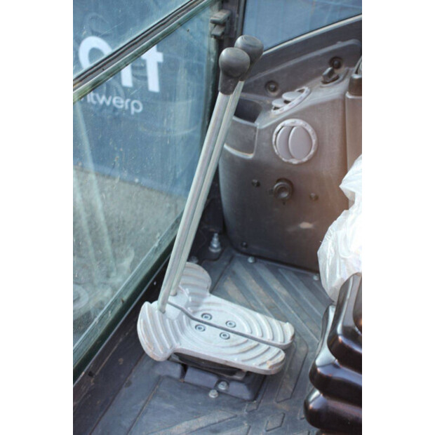 2022 فولفو EC18E-43835415