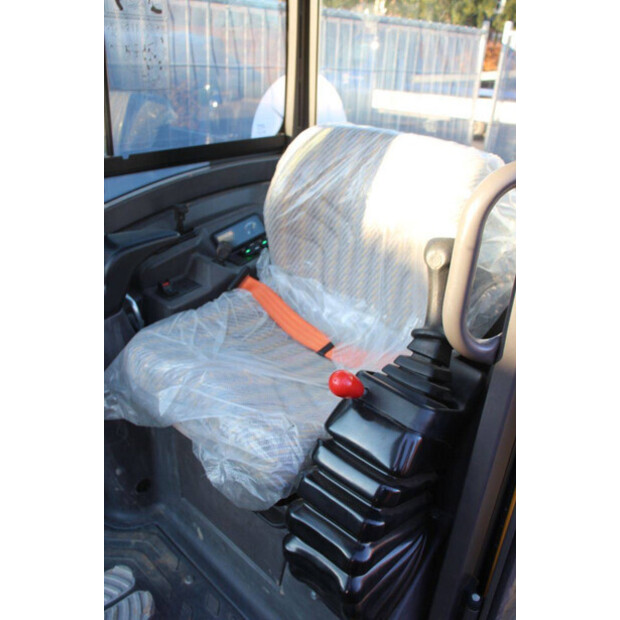 2022 فولفو EC18E-43835416