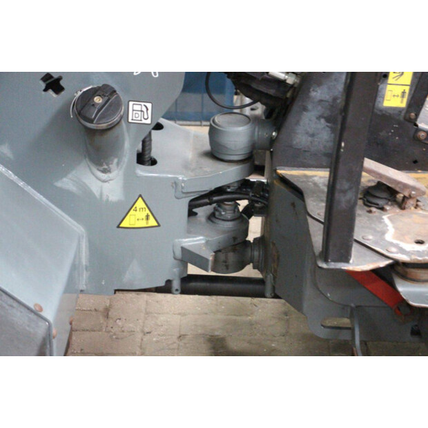 2014 GiANT V452T HD-43835592