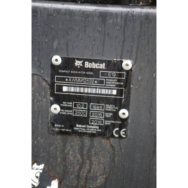 2016 بوبكات E19-43835749