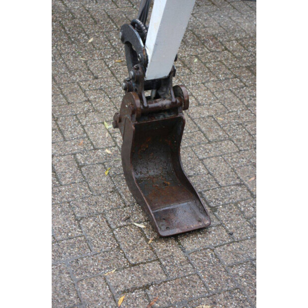 2016 بوبكات E19-43835750