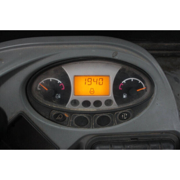 2016 بوبكات E19-43835766