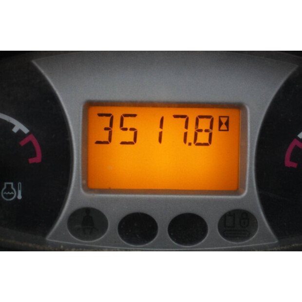 2016 بوبكات E19-43835768