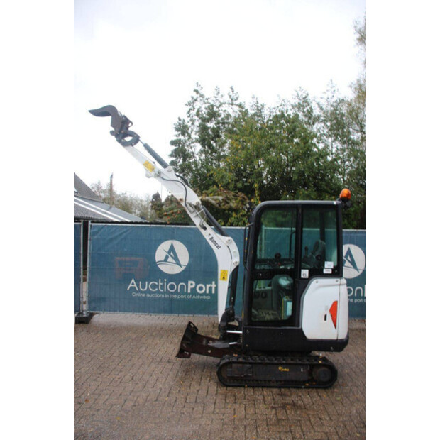 2016 بوبكات E19-43835771