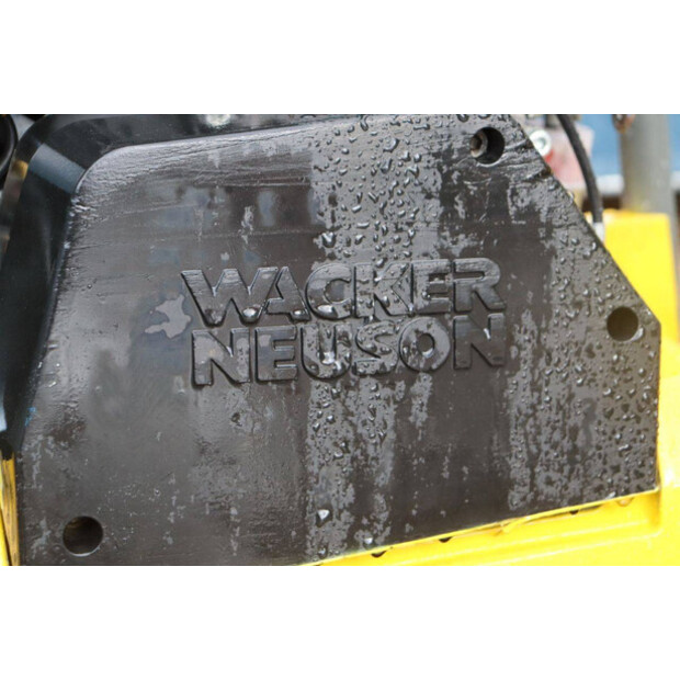 2017 نيوسون DPU-43836323