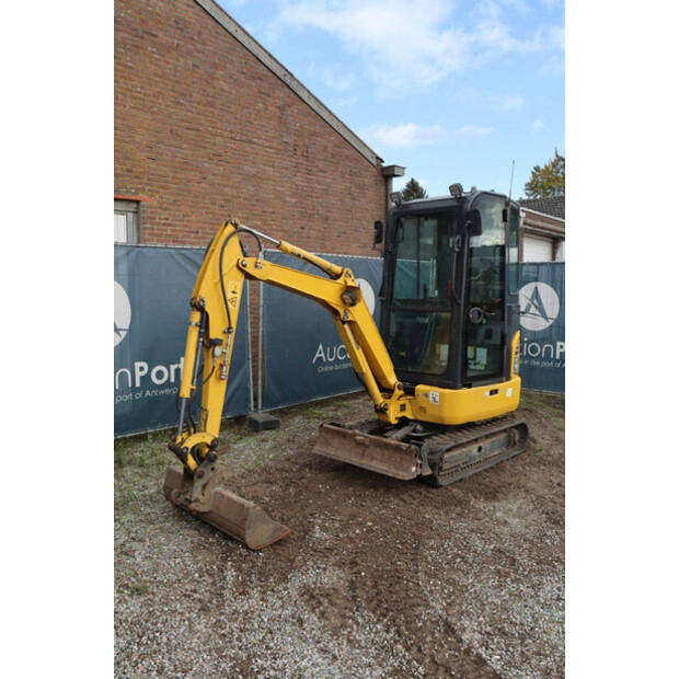 2019 Komatsu PC16R-3HS-43836725