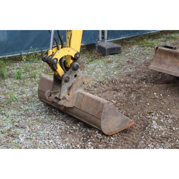 2019 Komatsu PC16R-3HS-43836726