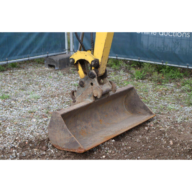 2019 Komatsu PC16R-3HS-43836727