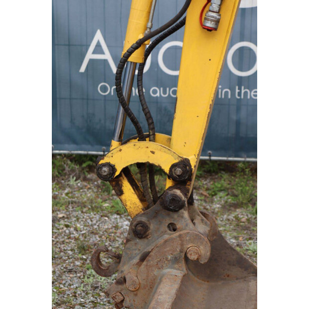 2019 Komatsu PC16R-3HS-43836728