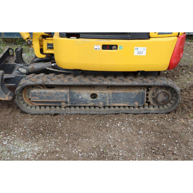 2019 Komatsu PC16R-3HS-43836738