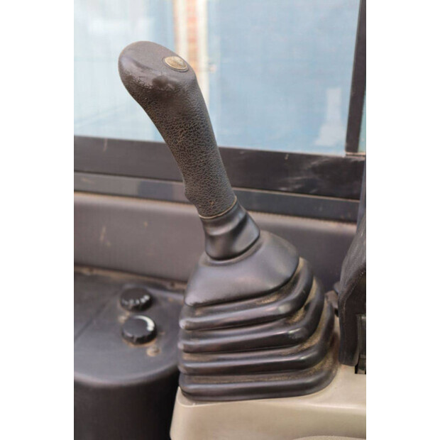 2019 Komatsu PC16R-3HS-43836747