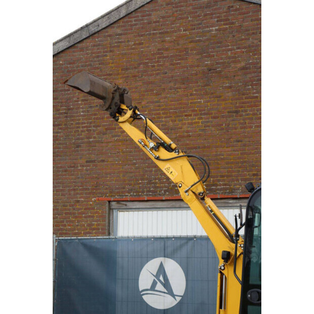 2019 Komatsu PC16R-3HS-43836764