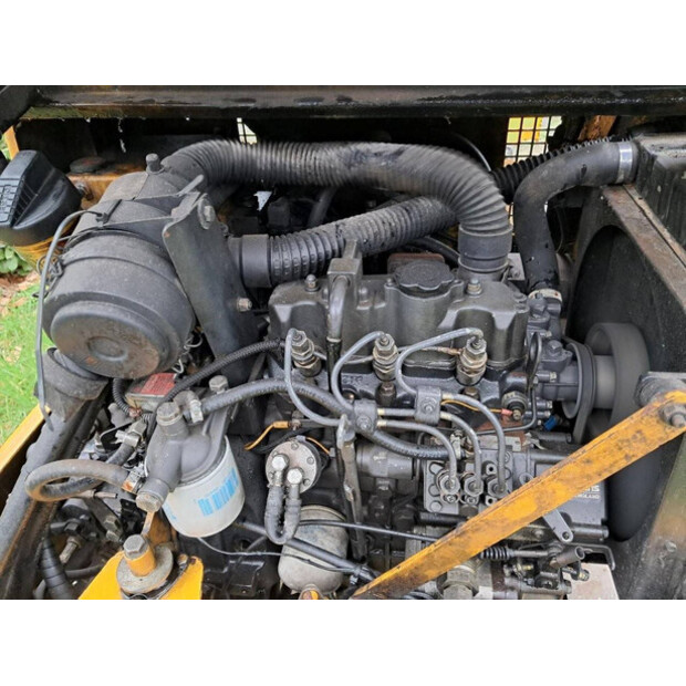 2000 ثوايتس Mach 001-43836782