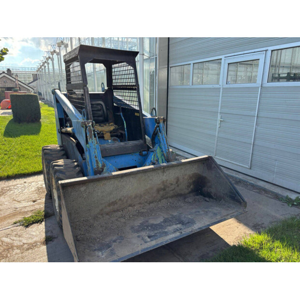 BOBCAT 825-43837061