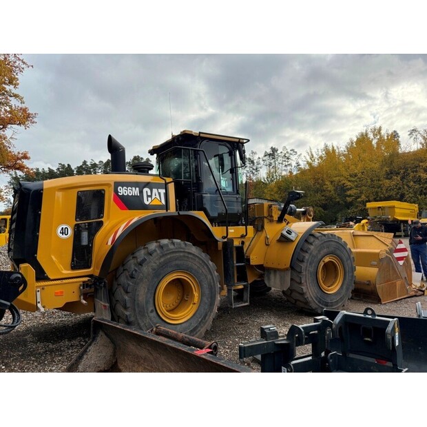 2017 Caterpillar 966M-43843801