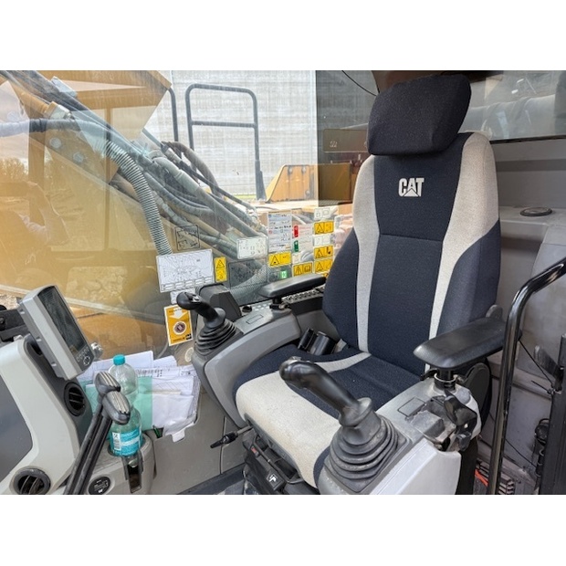 2018 Caterpillar 326F LN-43843836