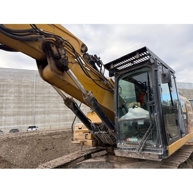 2018 Caterpillar 326F LN-43843838