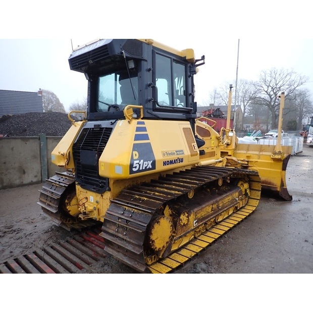 2017 كوماتسو D51PX-24-43844047