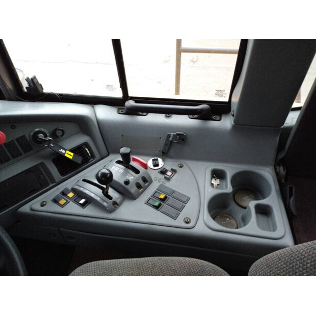 2008 فولفو A 25 E-43853542