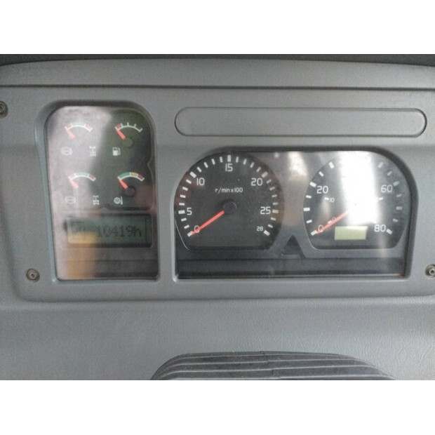 2008 فولفو A 25 E-43853544