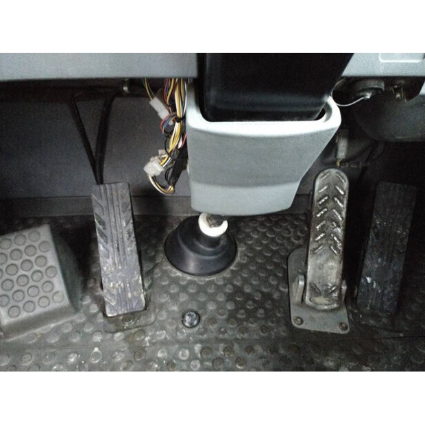 2008 فولفو A 25 E-43853545