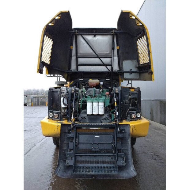 2008 فولفو A 25 E-43853546