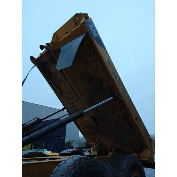 2008 فولفو A 25 E-43853550