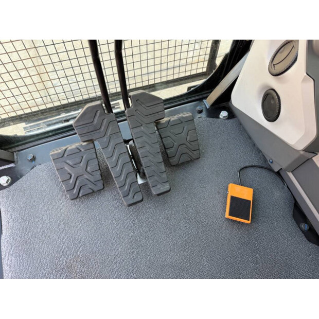 2025 Caterpillar 320D3 GC-43854316