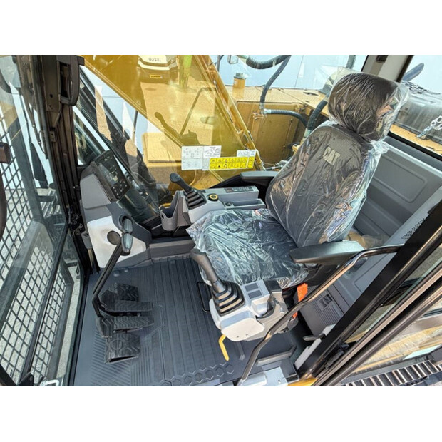 2025 كاتربيلر 323D3-43854394