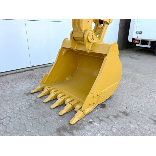 2025 كاتربيلر 323D3-43854401