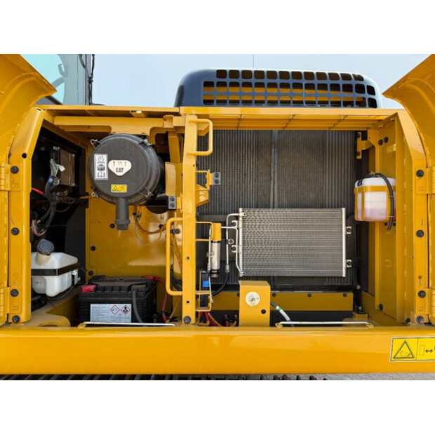 2025 كاتربيلر 323D3-43854408